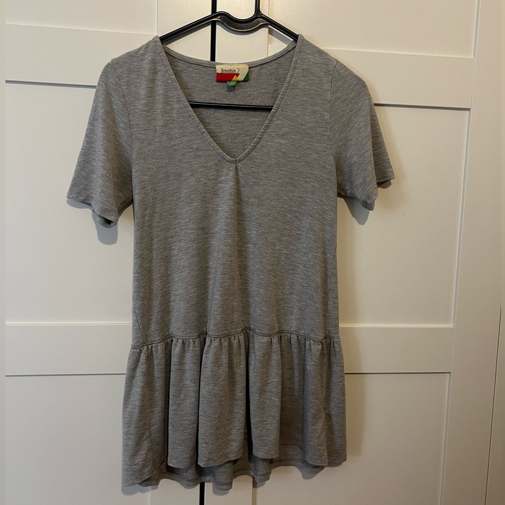Chic Gray V-Neck Peplum Top